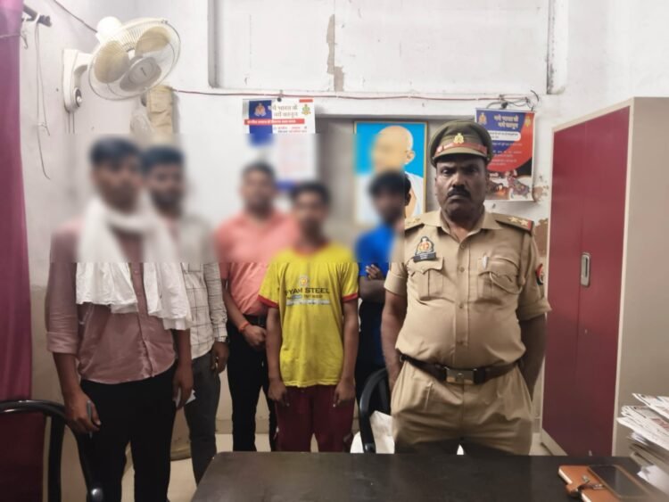 *AHT पुलिस की बड़ी कार्रवाई; गोरखनाथ और चिलुआताल क्षेत्र से 2 लावारिस नाबालिग बच्चे रेस्क्यू, चाइल्ड हेल्पलाइन को सौंपा*