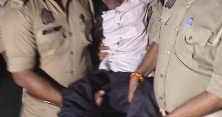 *जहानाबाद पुलिस एवं बदमाश के बीच मुठभेड़ में शातिर के पैर में लगी गोली, गिरफ्तार*
