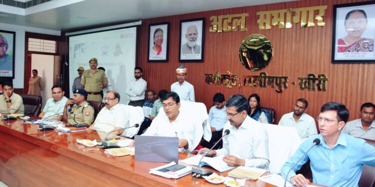 बीएड संयुक्त प्रवेश परीक्षा की तैयारी को लेकर डीएम ने ली बैठक, दिए निर्देश