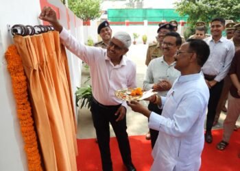 एडीजी जोन ने नई सड़क का किया लोकार्पण, पुलिस परिसर में बढ़ी सुविधाएं