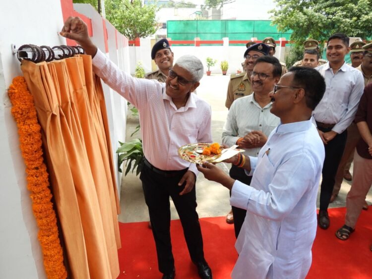 एडीजी जोन ने नई सड़क का किया लोकार्पण, पुलिस परिसर में बढ़ी सुविधाएं