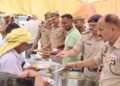 जीआरपी पुलिस लाइन गोरखपुर में तीसरे बड़े मंगलवार पर विशाल भंडारे का आयोजन