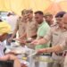 जीआरपी पुलिस लाइन गोरखपुर में तीसरे बड़े मंगलवार पर विशाल भंडारे का आयोजन