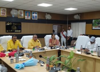 केन्द्र/राज्य सरकार की जन कल्याणकारी योजनाओं को जन–जन तक पहुंचाये*।