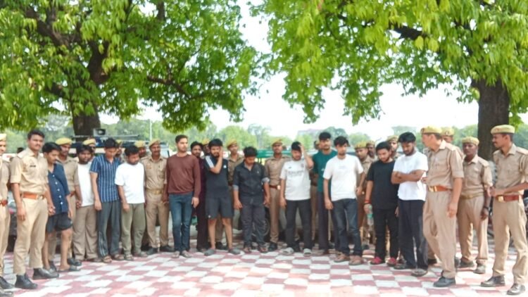 *आईपीएल सट्टेबाजी गिरोह का भंडाफोड़, 13 आरोपी गिरफ्तार*