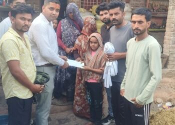 युवा फौजी ने अग्निकांड पीड़ितों की मदद के लिए बढ़ाए हाथ