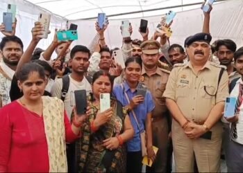 *GRP और सर्विलांस टीम को बड़ी सफलता, 65 लाख रुपये के 310 चोरी और गुमशुदा मोबाइल बरामद, स्वामियों के खिले चेहरे*