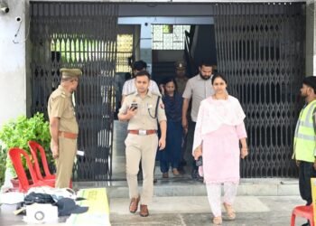 *जिलाधिकारी व पुलिस अधीक्षक ने परीक्षा केंद्रों को देखा*।