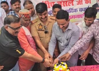 संदीप बंसल के जन्मदिवस पर सेवा संकल्प दिवस के रूप में लगाए गए शरबत प्याऊ कैंप