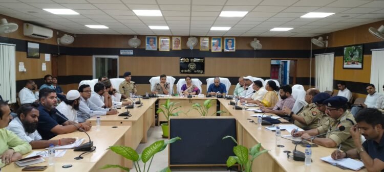 मुहर्रम के त्यौहार को आपसी सौहार्दपूर्ण वातावरण में मनाए।