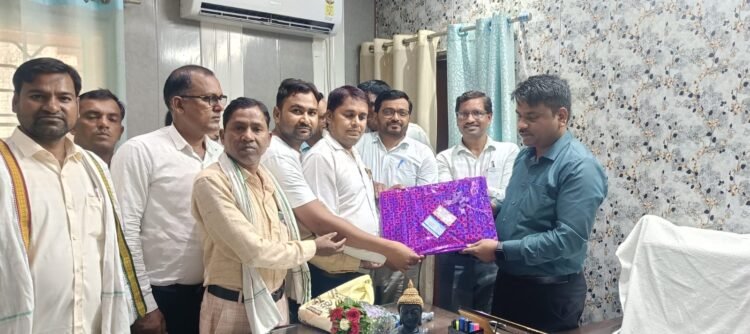 *नवागत बीएसए का शिक्षक संघ ने किया स्वागत, विद्यालय समय परिवर्तन की मांग उठाई*