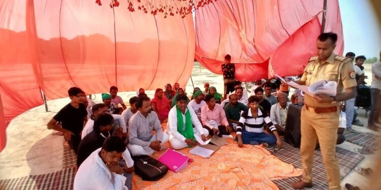 *विवादित भूमि पर प्रस्तावित हेलीपैड निर्माण को लेकर किसानों का धरना समाप्त, प्रशासन ने दिया आश्वासन*