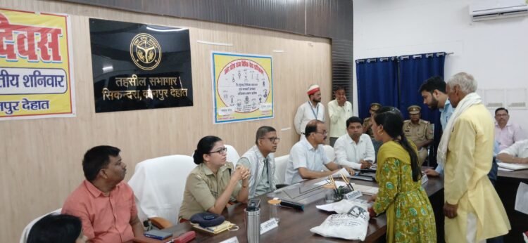 हरिहरपुर ग्राम प्रधान पर ग्रामीणों ने लगाया लाखों के हेरफेर का आरोप