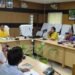 शौचालय निर्माण की धीमी प्रगति पर जिलाधिकारी ने लगाई फटकार