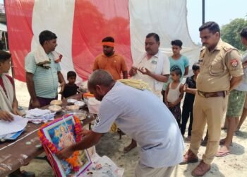 जेठ माह के छठे मंगल पर खमरिया में विशाल भंडारे का आयोजन, श्रद्धालुओं ने ग्रहण किया प्रसाद