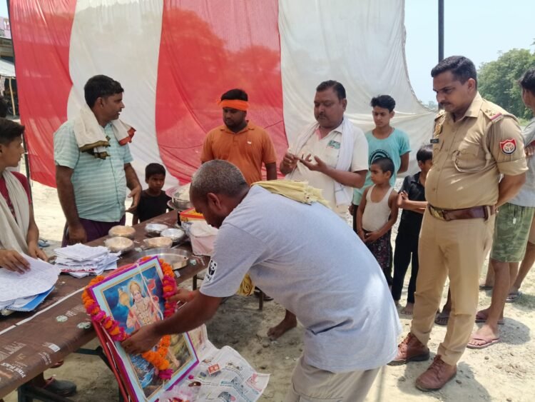जेठ माह के छठे मंगल पर खमरिया में विशाल भंडारे का आयोजन, श्रद्धालुओं ने ग्रहण किया प्रसाद