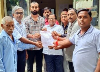 साकेत थाना प्रकरण में पत्रकारों के उत्पीड़न का आरोप, दोषी पुलिसकर्मियों पर कार्रवाई की मांग