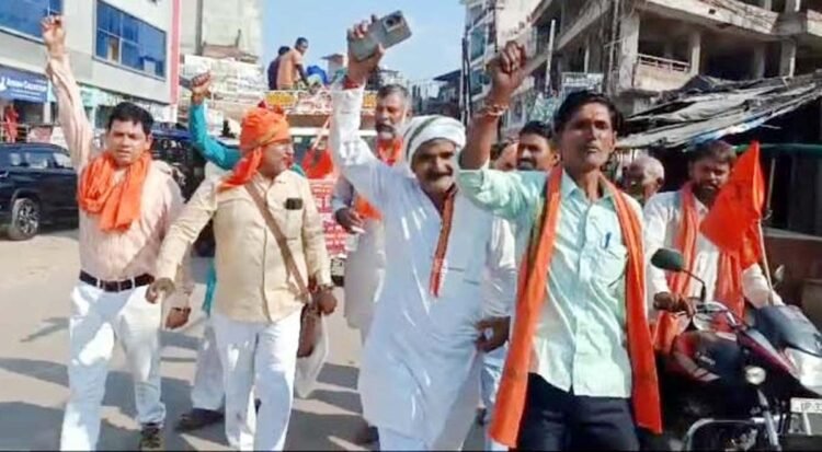 फतेहपुर में भगवान बलराम की शोभायात्रा में उमड़ा किसानों का हुजूम, कलेक्ट्रेट में रखीं कई मांगें