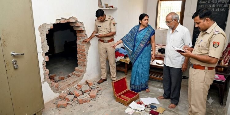 चार साल में चौथी बार एक ही घर में चोरी, पुलिस के दावों पर उठे सवाल
