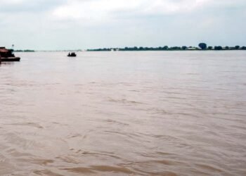 बढ़ते जलस्तर और बारिश के बीच अलर्ट हुआ फतेहपुर प्रशासन, लोगों से सतर्क रहने की अपील