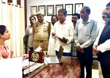 फतेहपुर में जाम और यातायात व्यवस्था को लेकर व्यापार मंडल ने उठाई आवाज, प्रशासन को सौंपा ज्ञापन