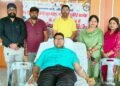 रक्तदान कर युवाओं और अभिभावकों ने दिया सेवा का संदेश, रक्तदाताओं को मिला सम्मान
