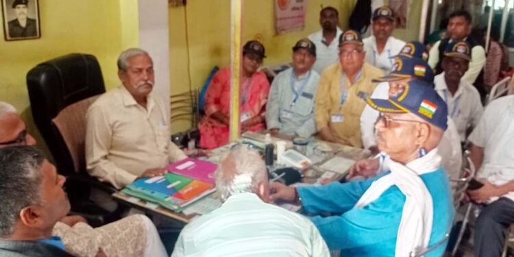 फतेहपुर में सड़क हादसे ने छीनी पूर्व सैनिक के बेटे की जिंदगी, जांच को लेकर उठे सवाल