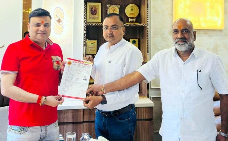 फतेहपुर में कायस्थ महासभा ने डॉ. अनुराग श्रीवास्तव को सौंपी जिलाध्यक्ष की कमान