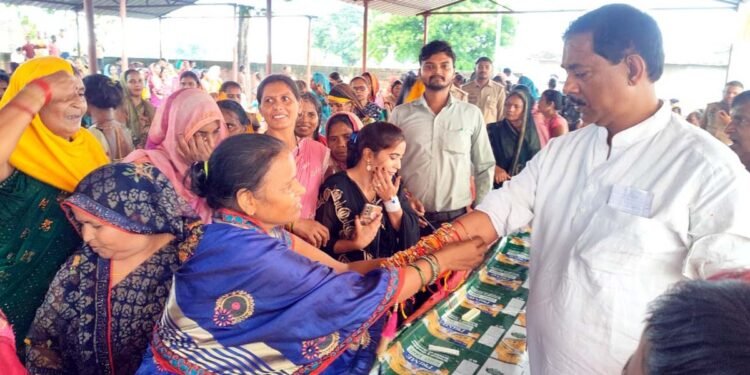 रक्षाबंधन पर बहनों से मिला आशीर्वाद, विधायक विकास गुप्ता ने कहा- सम्मान और सुरक्षा मेरी जिम्मेदारी
