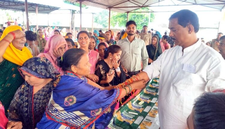 रक्षाबंधन पर बहनों से मिला आशीर्वाद, विधायक विकास गुप्ता ने कहा- सम्मान और सुरक्षा मेरी जिम्मेदारी