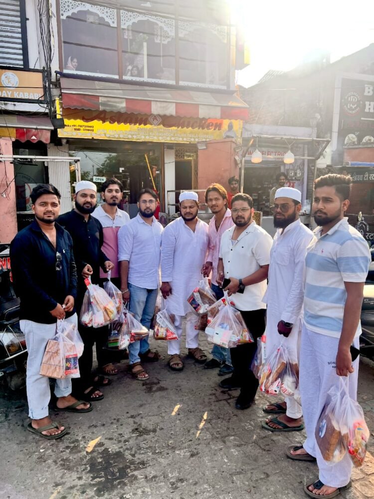 बाढ़ और जलभराव से जूझ रहे परिवारों को H.K. राहत फाउंडेशन ने पहुंचाई मदद