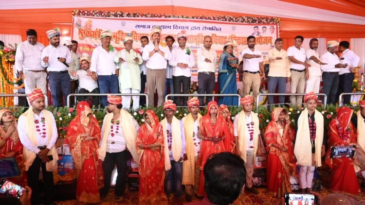फतेहपुर में मुख्यमंत्री सामूहिक विवाह योजना के तहत 350 जोड़ों की शादी, जनप्रतिनिधियों ने दिया आशीर्वाद