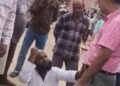 लहरपुर नगर पालिका में सभासद आफताब अहमद का आत्मदाह का प्रयास, सड़क निर्माण की मांग को लेकर गेट पर दिया धरना